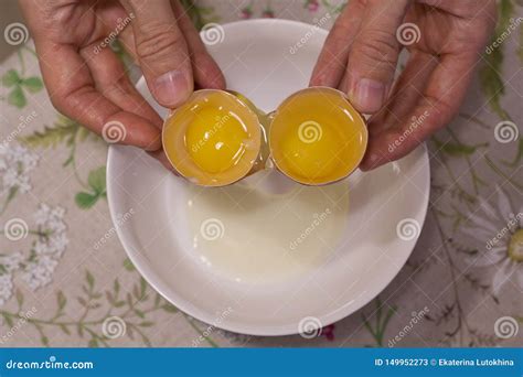 2 yolks in one egg|2 yolks in an egg.